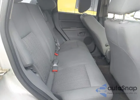 2005 Jeep Grand Cherokee Laredo z USA, uszkodzony, nr VIN 1J4GS48K05C633569